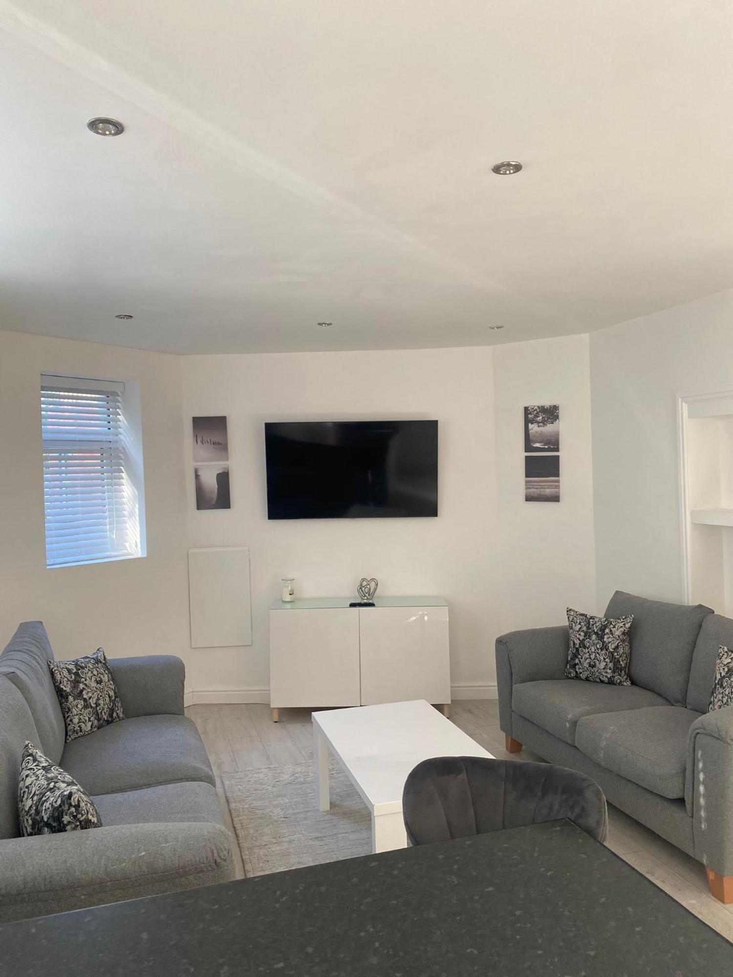 Spacious 2 Bedroom Apartment Liverpool Exteriör bild