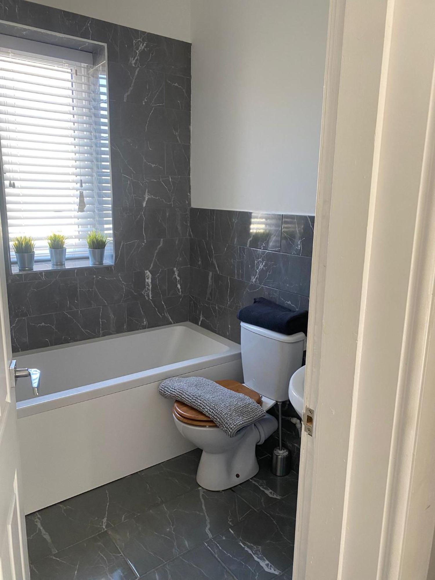 Spacious 2 Bedroom Apartment Liverpool Exteriör bild