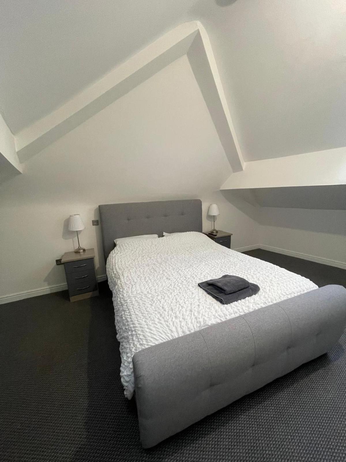 Spacious 2 Bedroom Apartment Liverpool Exteriör bild