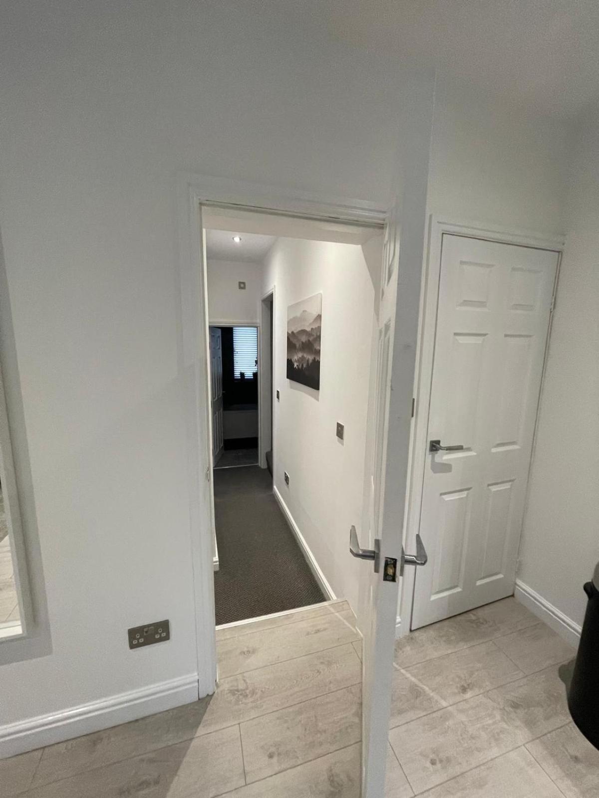 Spacious 2 Bedroom Apartment Liverpool Exteriör bild