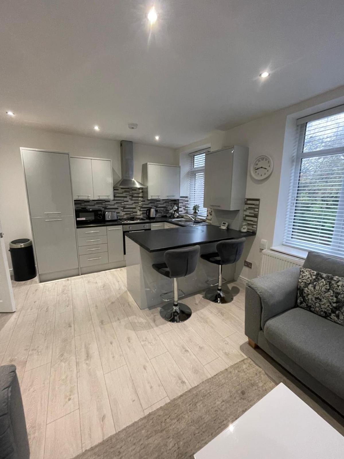 Spacious 2 Bedroom Apartment Liverpool Exteriör bild